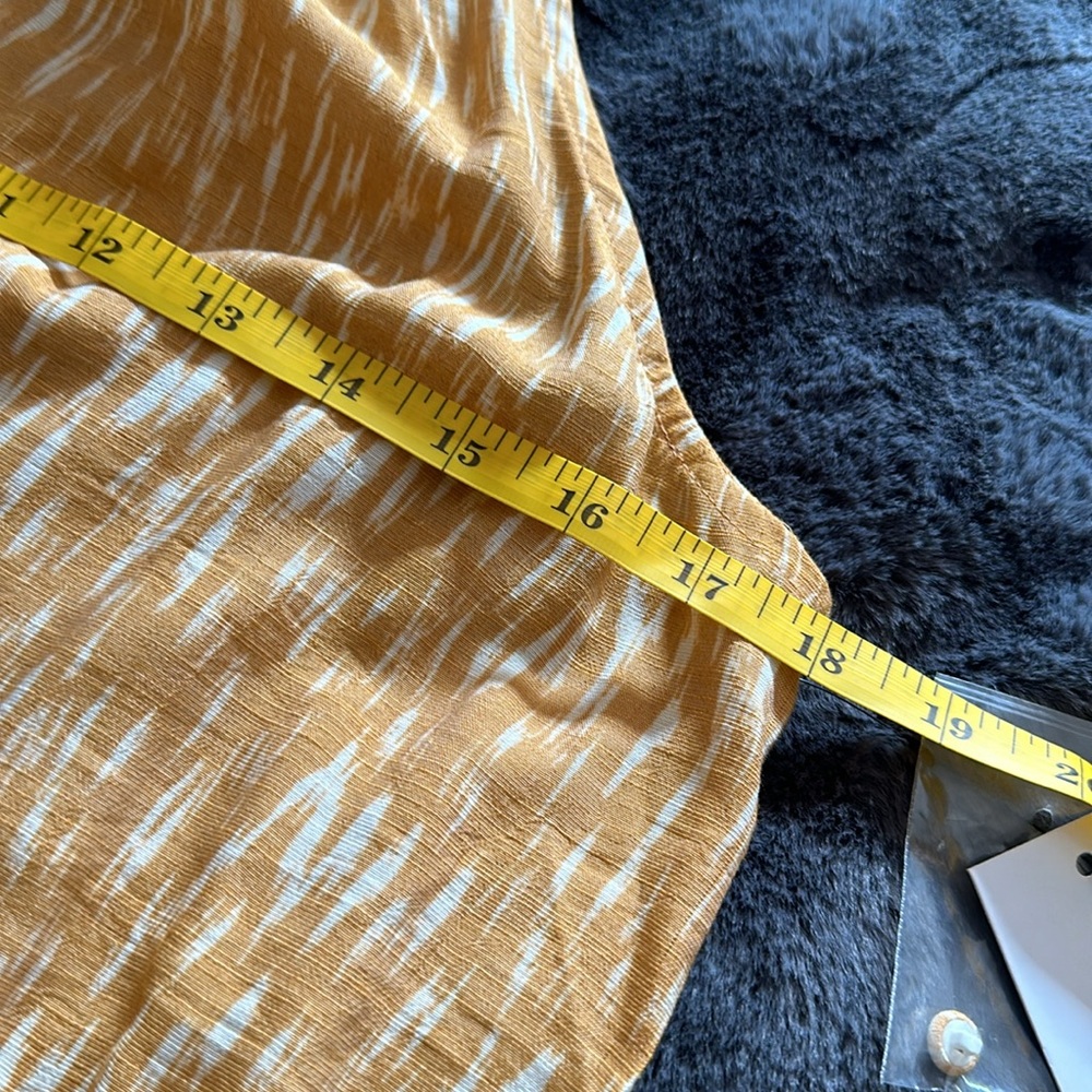 NWT Nine West Yellow Pattern Key Hole Tank - Picture 6 of 8